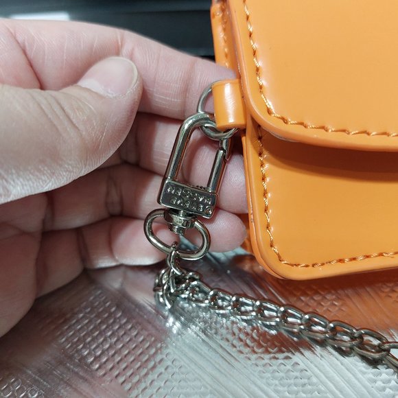 STEVE MADDEN Small Mini Bag Silver Chain Crossbody Style Mini Handbag - Picture 7 of 7